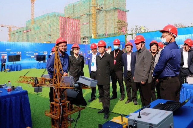 智慧大脑+数字化工地+绿色建造，徐工这场观摩会亮了！