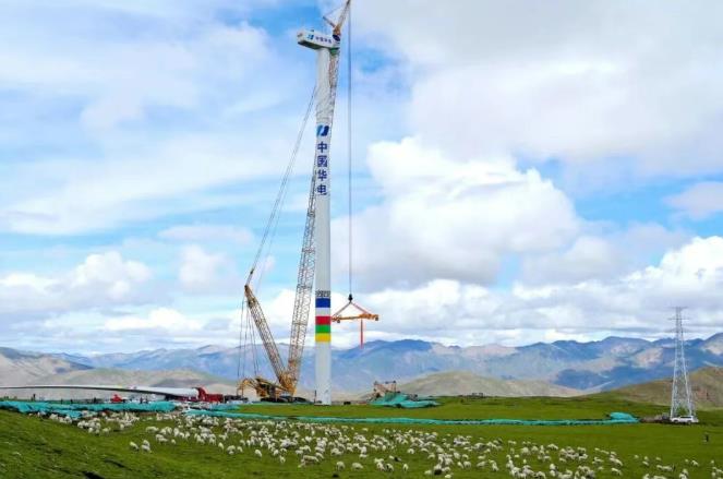 5370米！徐工履带起重机刷新全球风电吊装海拔最高纪录